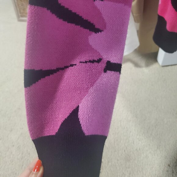 Sweater - Picture 4 of 6